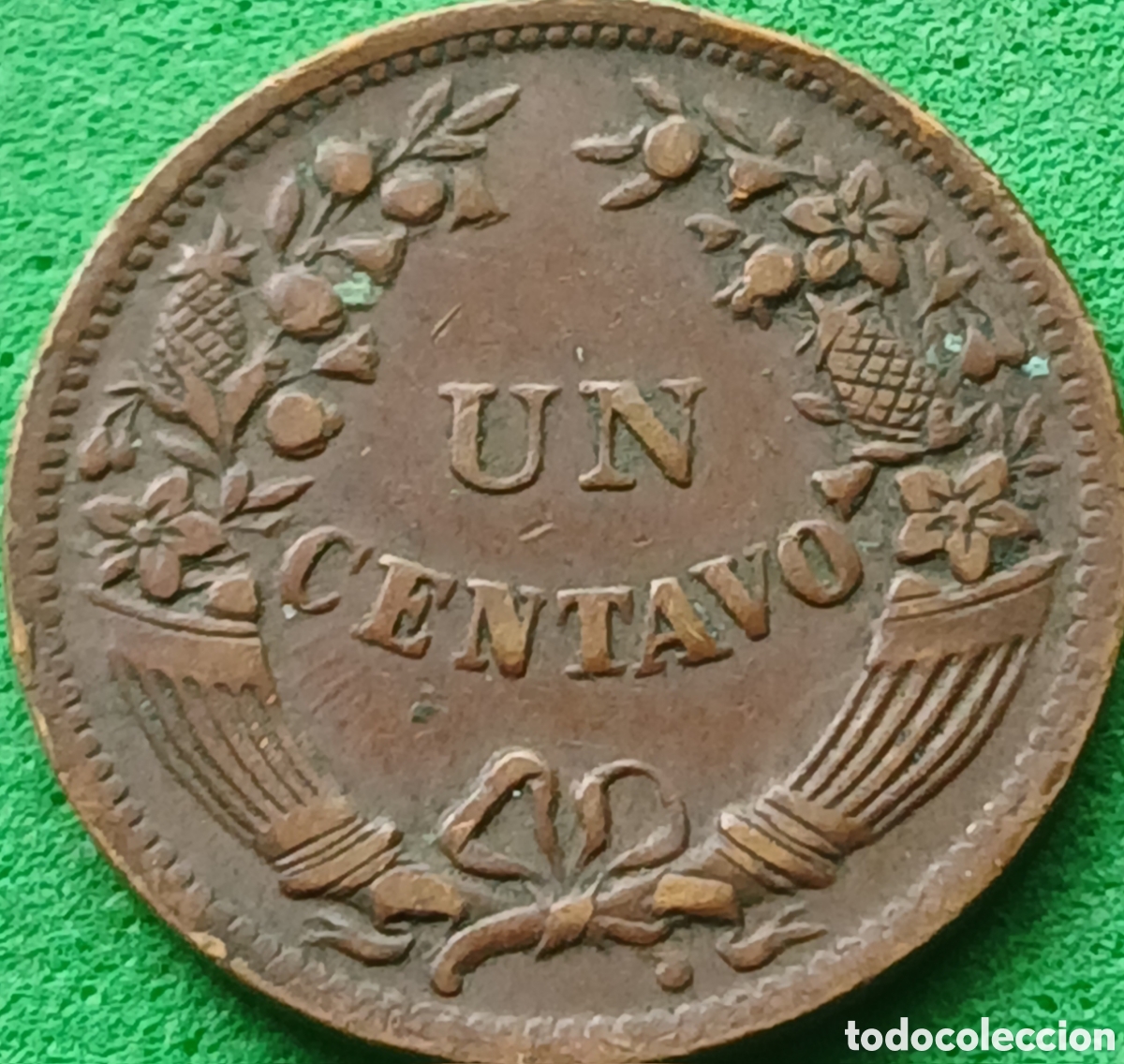 Monedas antiguas de Am&eacute;rica: Per&uacute; un centavo 1944 km#211a poco com&uacute;n, CENTAVO escrito radialmente