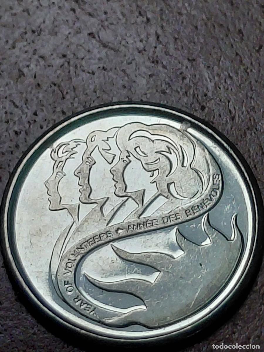Monedas antiguas de Am&eacute;rica: CANADA - 10 CENT 2001 KM412 - A&ntilde;o Internacional de los Voluntarios