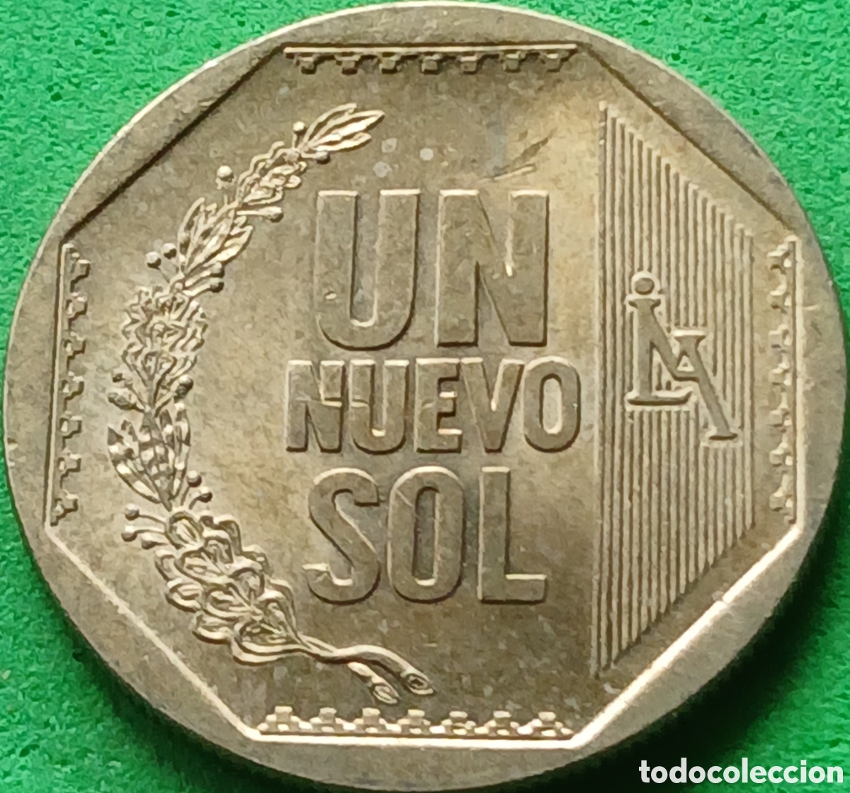 Monedas antiguas de Am&eacute;rica: Per&uacute; un nuevo sol 2002 km#308.4