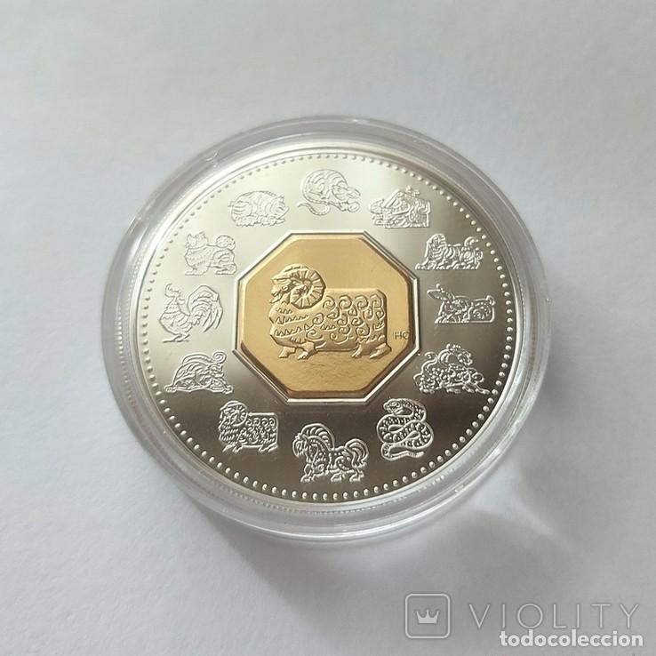 Moedas antigas da Am&eacute;rica: Moneda Plata y Oro. Ed. Lda. Canad&aacute; (2003).