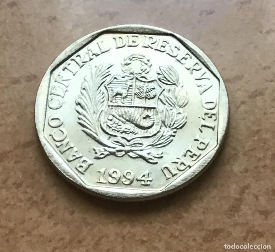 Monedas antiguas de Am&eacute;rica: 50 c&eacute;ntimos de Per&uacute;. A&ntilde;o 1994 - Foto 2