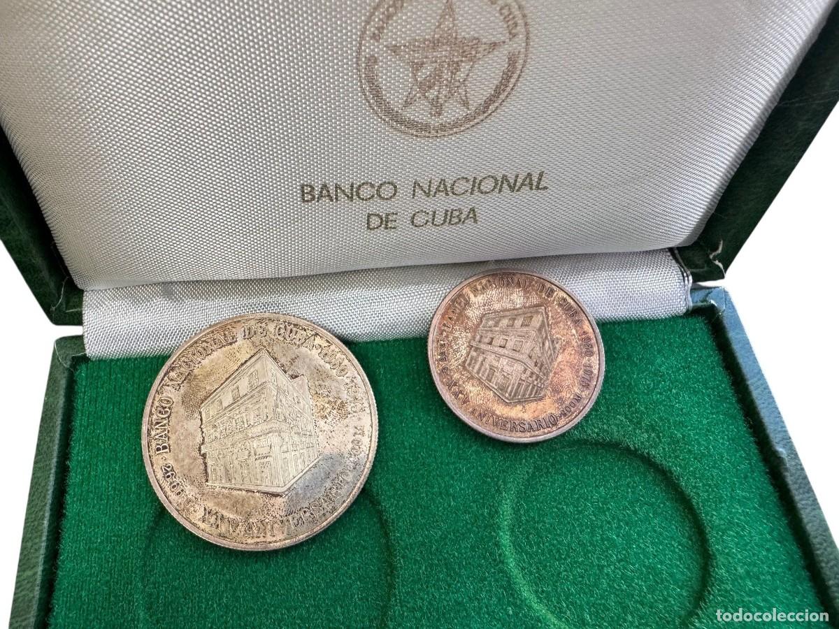 Monedas antiguas de Am&eacute;rica: Cuba. Estuche original con 2 Monedas de 10 y 5 Pesos Conmemorando el 25 Aniversario del Banco