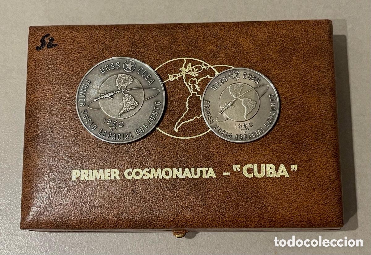 Monedas antiguas de Am&eacute;rica: ESTUCHE: 2 MONEDAS PLATA PURA , 5 Y 10 PESOS 1980, PRIMER VUELO ESPACIAL URSS - CUBA, COSMONAUTA