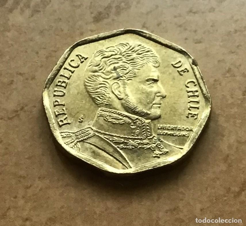 Monedas antiguas de Am&eacute;rica: 5 pesos de Chile. A&ntilde;o 2011 - Foto 2
