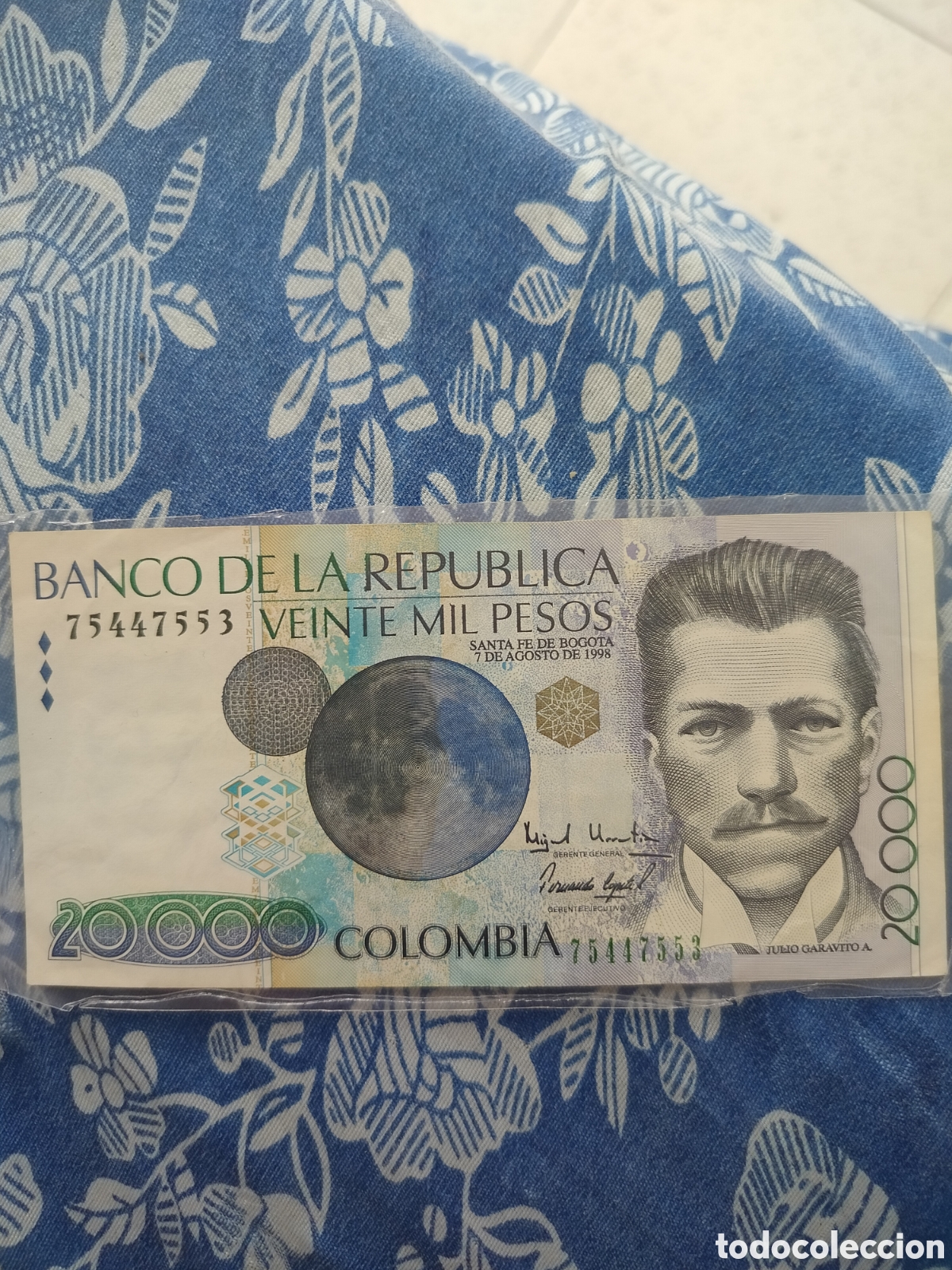 Monedas antiguas de Am&eacute;rica: Lote de 4 billetes sin circular