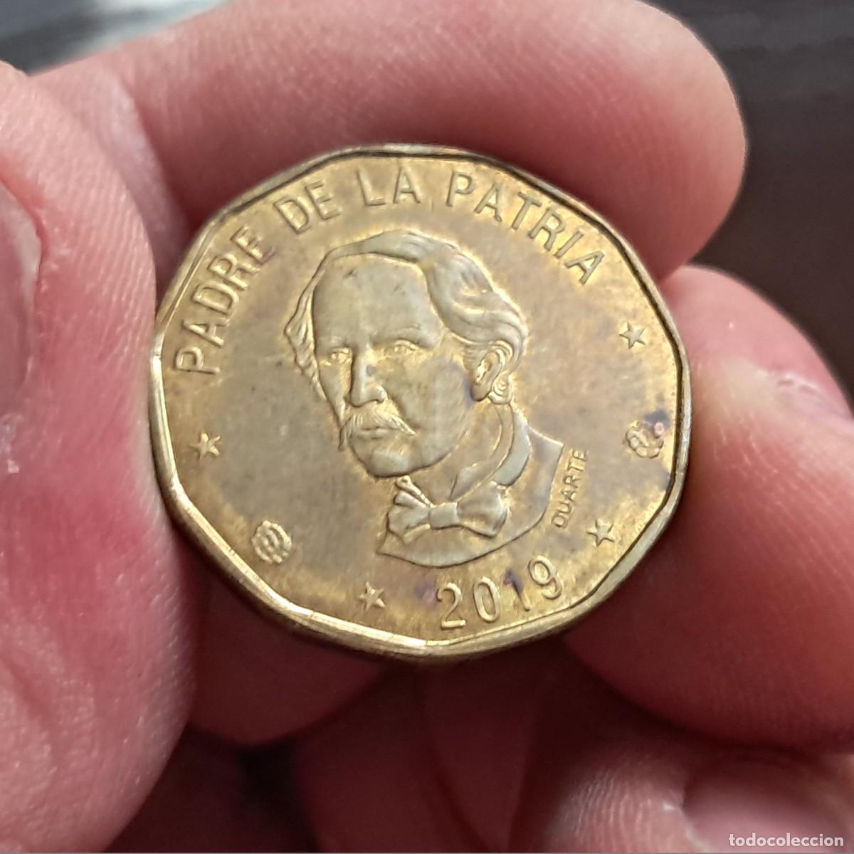 Monedas antiguas de Am&eacute;rica: MONEDA REP&Uacute;BLICA DOMINICANA 1 PESO 2019 AU (magn&eacute;tica) KM# 124, N# 156035. Ceca de Finlandia.