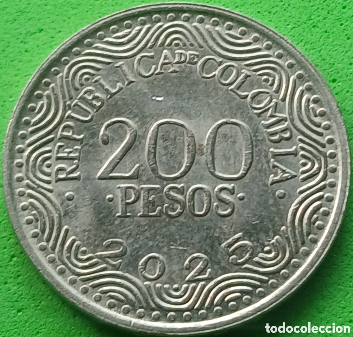 Monedas antiguas de Am&eacute;rica: Colombia 200 pesos 2025 km#297 poco com&uacute;n