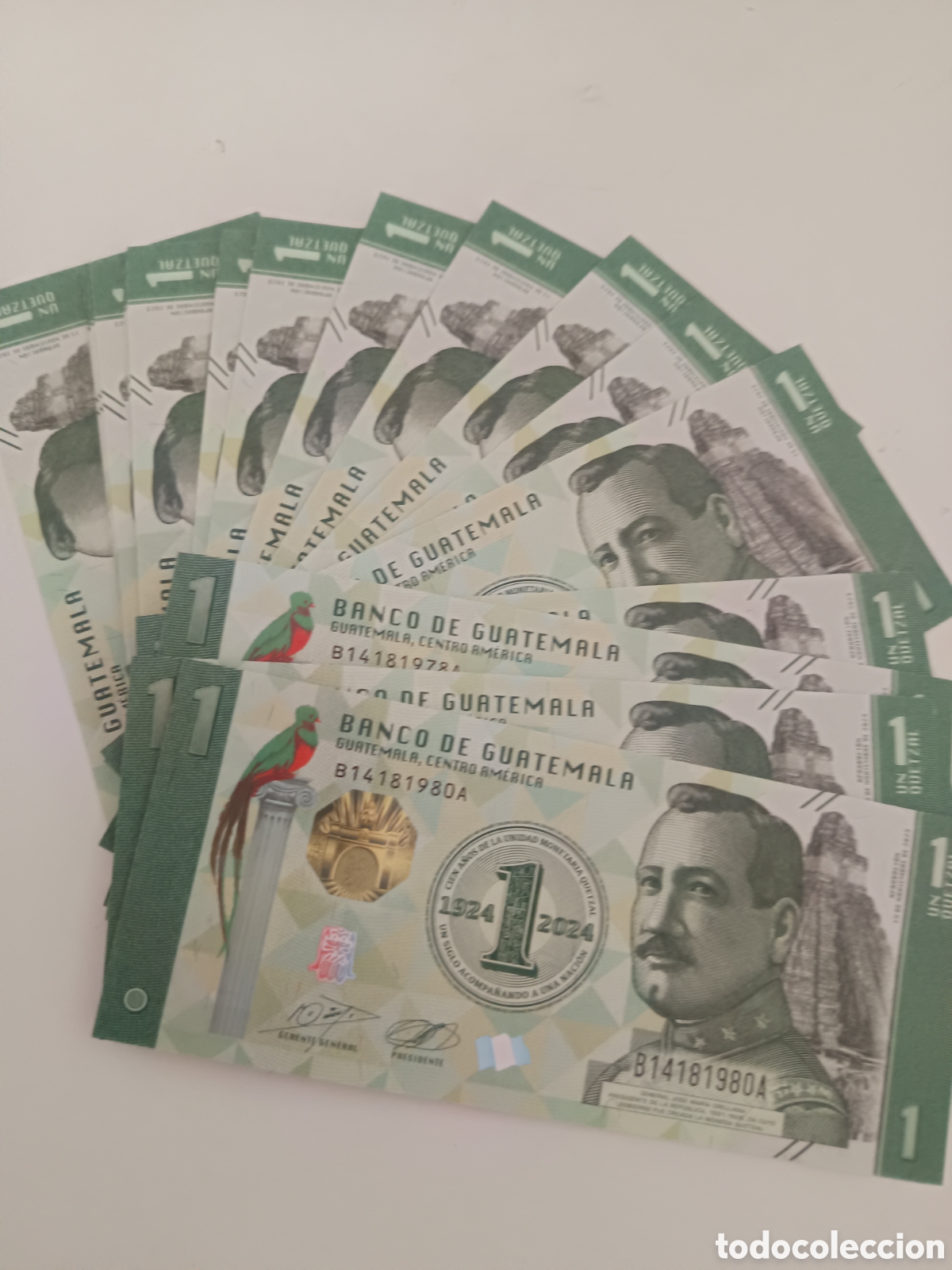 Monedas antiguas de Am&eacute;rica: Lote de 50 Billetes Correlativos de 1 Quetzal. Guatemala.