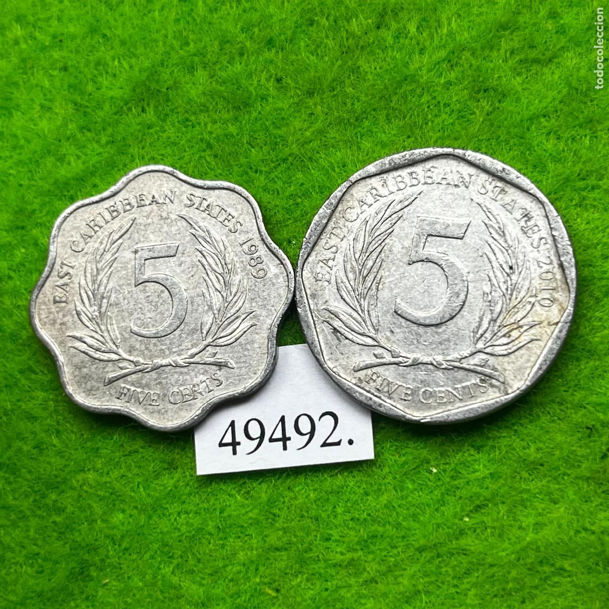Monedas antiguas de Am&eacute;rica: Estados Caribe Brit&aacute;nico lote 2 monedas 5 c&eacute;ntimos, distintos tipos, canto festoneado y liso