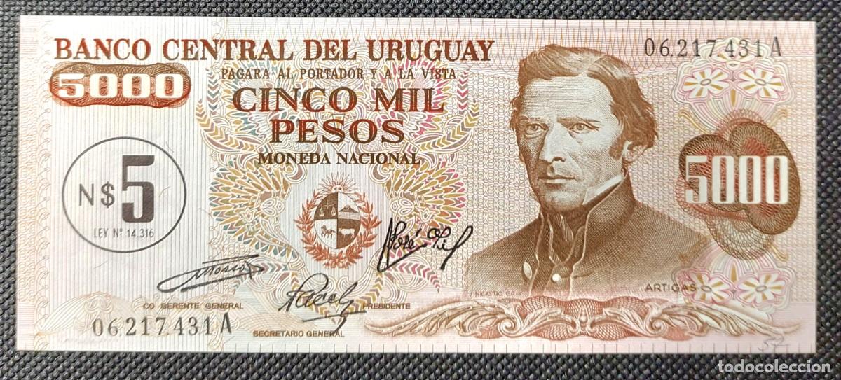Monnaies anciennes d'Am&eacute;rique: LOTE DE 2 BILLETES NUEVOS PESOS( URUGUAY )1975 PLANCHA / UNC.