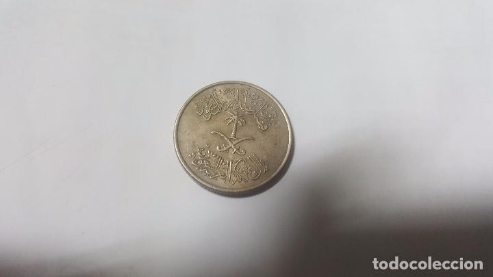 Monedas antiguas de Asia: ARABIA SAUDI 10 HALALA - Foto 1