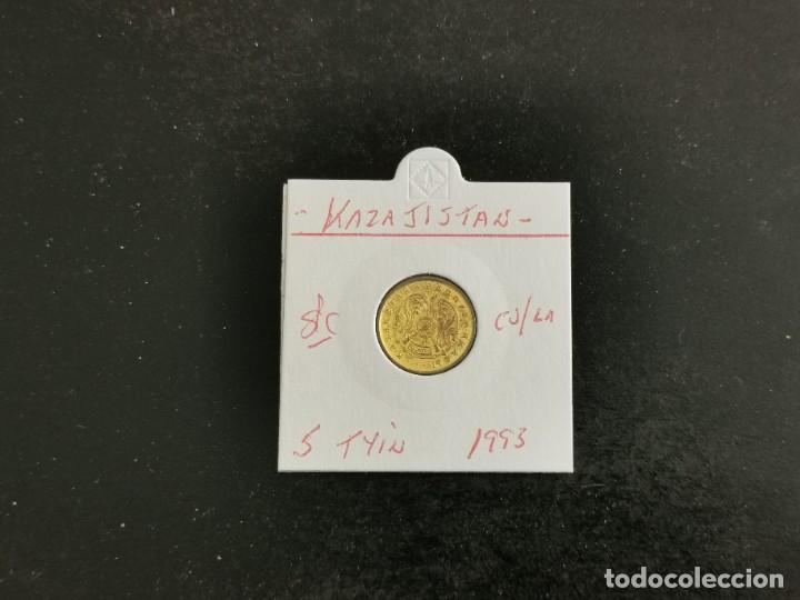 Monedas antiguas de Asia: KAZAJISTAN(KAZAHSTAN) 5 TYIN 1993 S/C KM=2 (LAT&Oacute;N-AMARILLO)