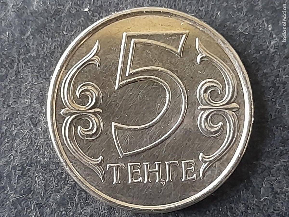 Moedas antigas da &Aacute;sia: Moneda Republica de Kazajist&aacute;n 5 Tenge 2016 UC 6 magnetica, periodo post Union Sovietica calidad MBC