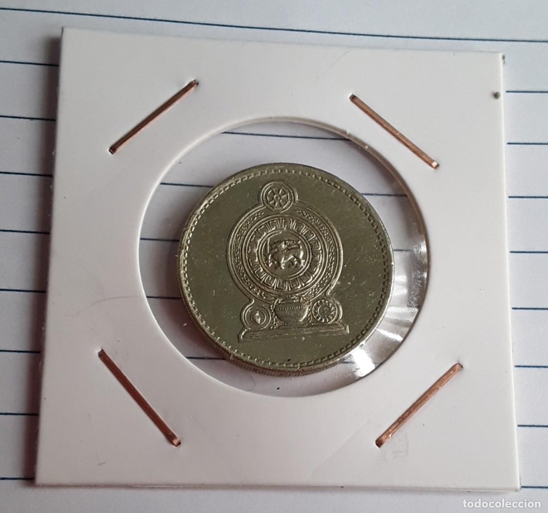 Monnaies anciennes d'Asie: Moneda de 5 Rupias de Sri Lanka 2002