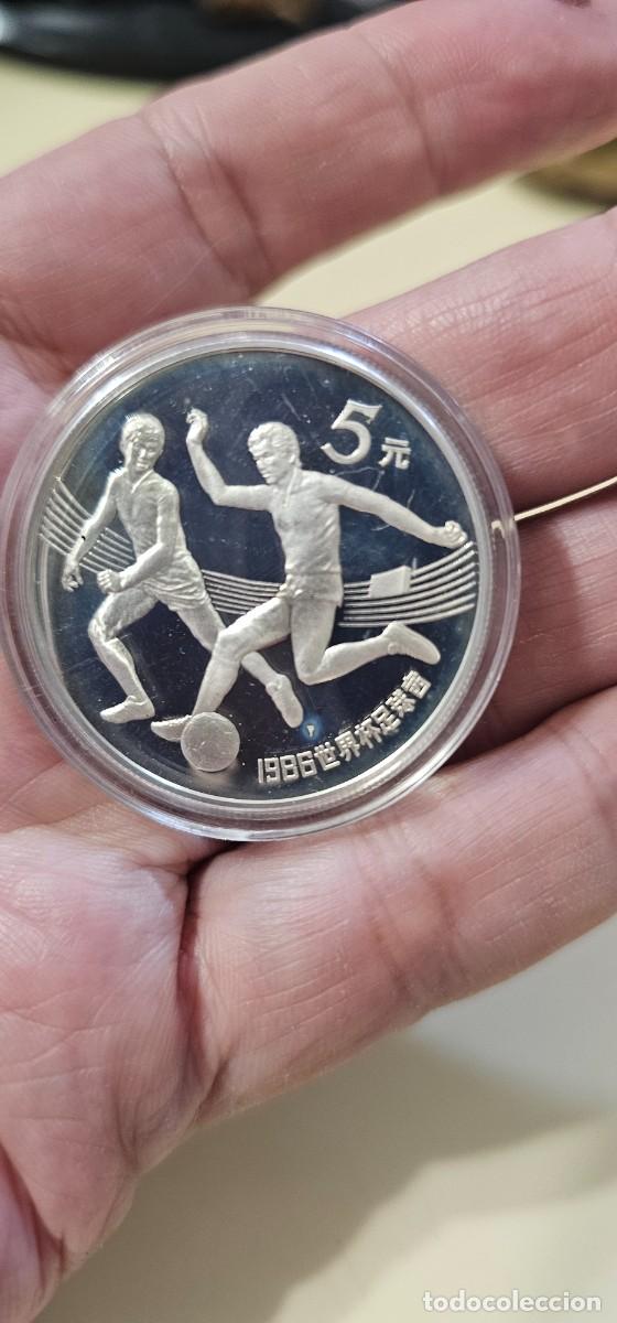 Monedas antiguas de Asia: China 5 yuan plata Fifa 1986