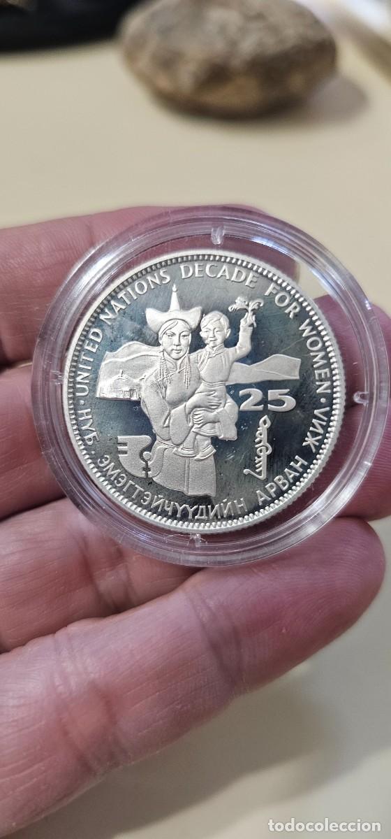 Monedas antiguas de Asia: Mongokia 25 tugrik 1984 plata Decada por la mujer