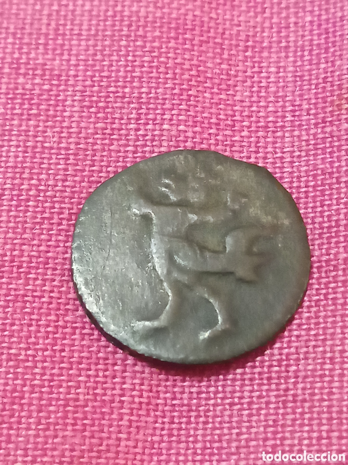 Monedas antiguas de Asia: PEQUE&Ntilde;A MONEDA A CLASIFICAR IDENTIFICAR GALLO ARPIA ??