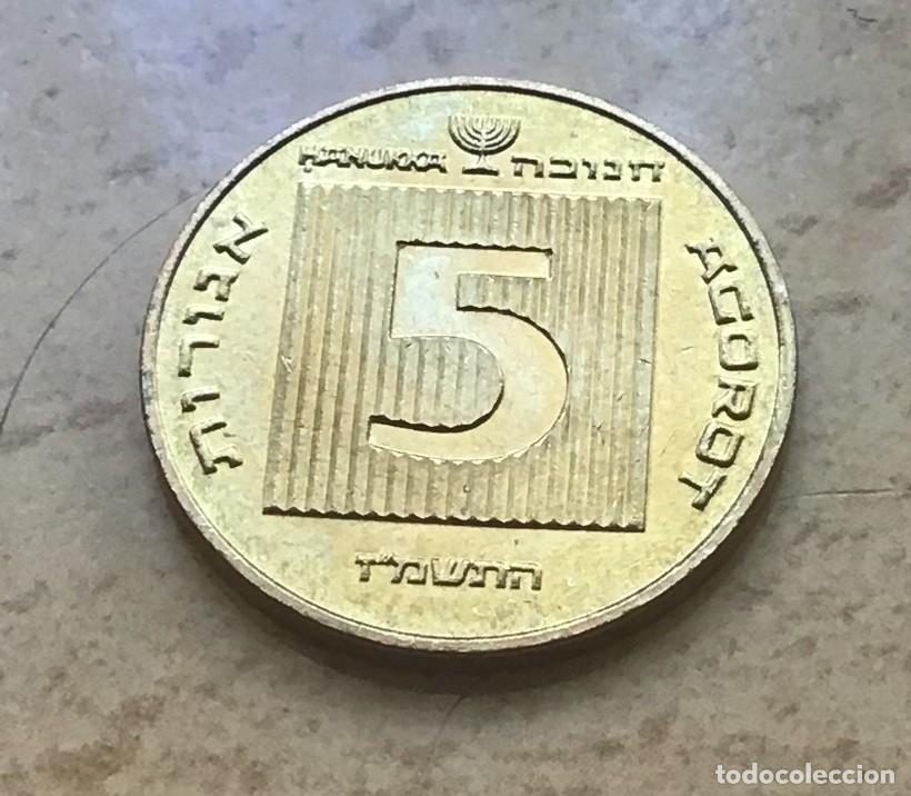 Monedas antiguas de Asia: 5 agorot de Israel. A&ntilde;o 1987. Candelabro en la parte superior