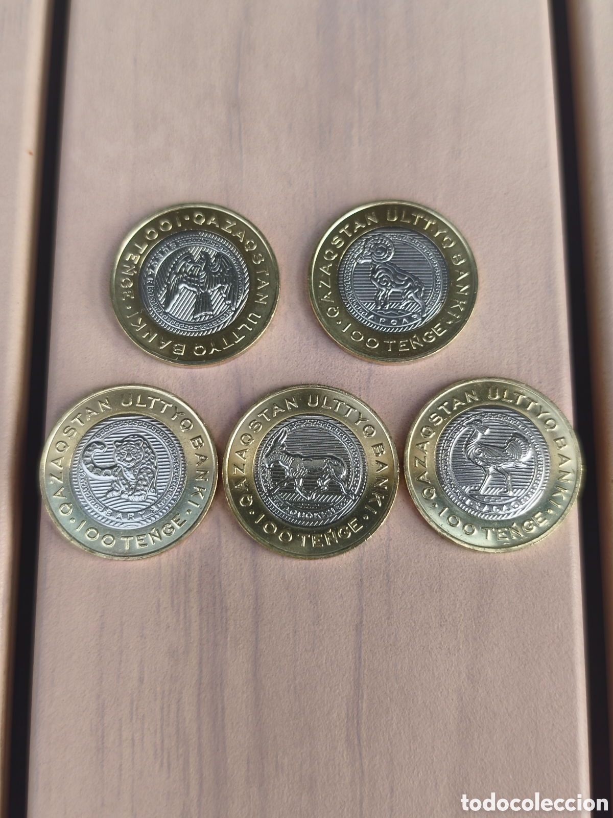 Monedas antiguas de Asia: Lote 5 monedas 100 tenge Kazajist&aacute;n 2025