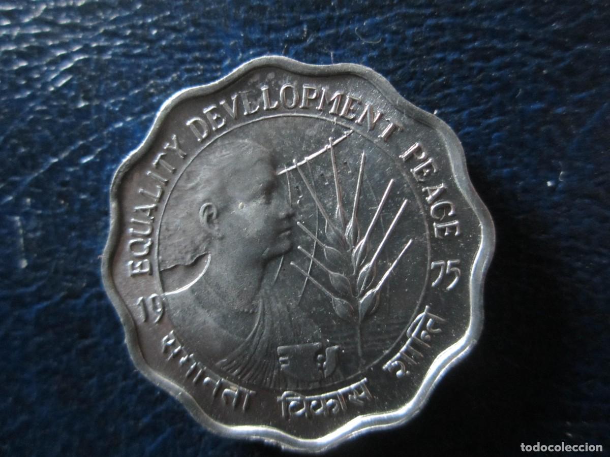 Monedas antiguas de Asia: India 10 paisa 1975 A&ntilde;o Internacional de la Mujer