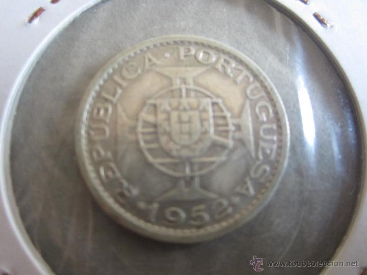 Old Coins of Europe: REPUBLICA PORTUGUESA-MO&Ccedil;AMBIQUE 1952, 10 ESCUDOS PLATA, M.B.C.