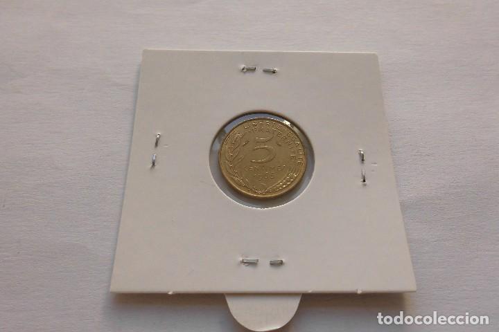 Monedas antiguas de Europa: Francia 5 centimos 1966 - Foto 2