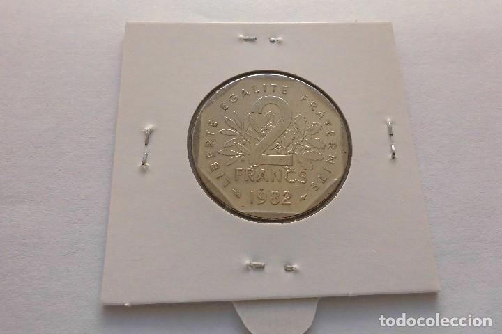 Monedas antiguas de Europa: Francia 2 Francos 1982 - Foto 2