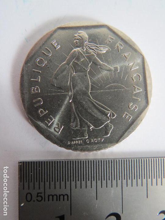 Monedas antiguas de Europa: MONEDA 2 FRANCS FRANCOS 1981 - Foto 1