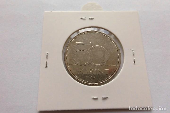 Monedas antiguas de Europa: Hungria 50 Forint 2004 - Foto 2