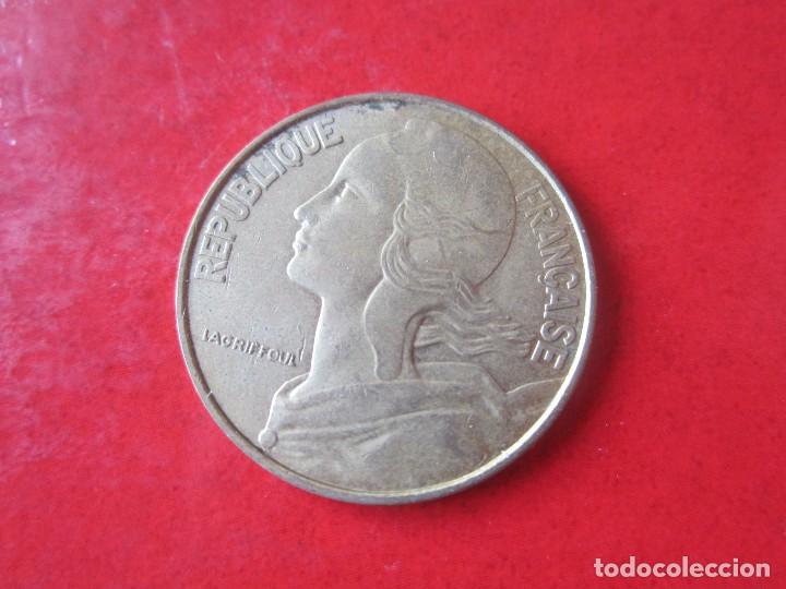 Monedas antiguas de Europa: Francia. 20 centimos de 1977 - Foto 2