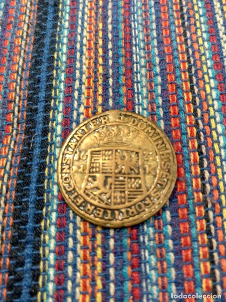 Old Coins of Europe: A CLASIFICAR 23 MM. SELLO BOT&Oacute;N??