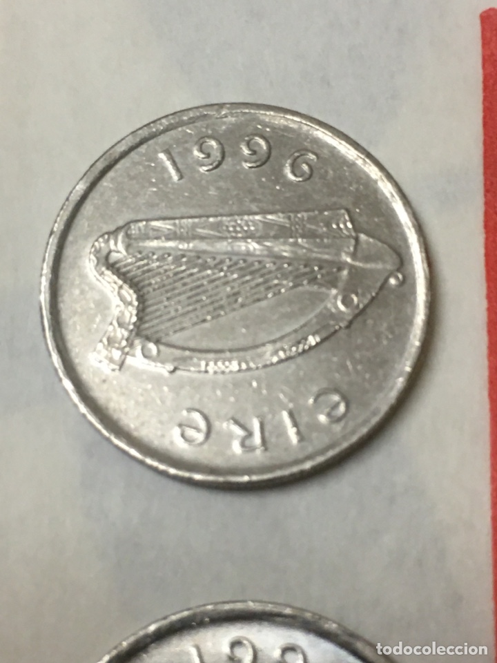 Monedas antiguas de Europa: IRLANDA 5P EIRE 2 monedas - Foto 3