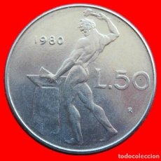 Monedas antiguas de Europa: MONEDA DE ITALIA 50 LIRAS AÑO 1980 USADA BUENA CONSERVACIÓN PROTEGIDA EN CARTÓN. Lote 247427430