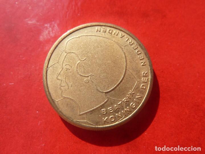 Monedas antiguas de Europa: HOLANDA 5 GULDEN 2000 LATON EBC - Foto 2