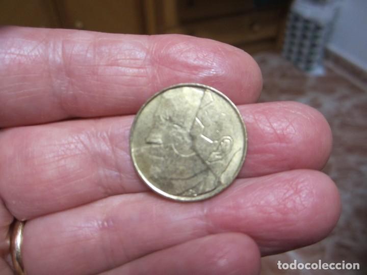 Monedas antiguas de Europa: MONEDA DE BELGICA DE 5 FRANCOS DE 1987