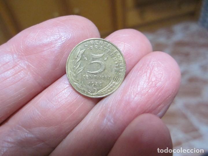 Monedas antiguas de Europa: MONEDA DE FRANCIA DE 5 C&Eacute;NTIMOS DE 1980 - Foto 2