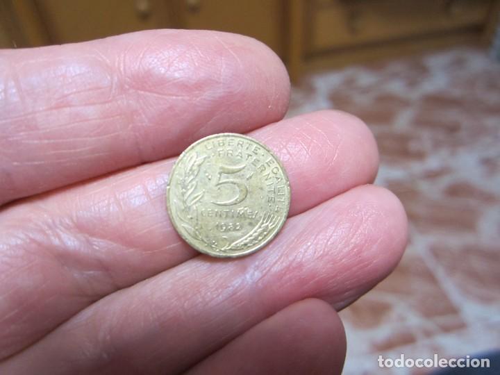 Monedas antiguas de Europa: MONEDA DE FRANCIA DE 5 C&Eacute;NTIMOS DE 1982 - Foto 2