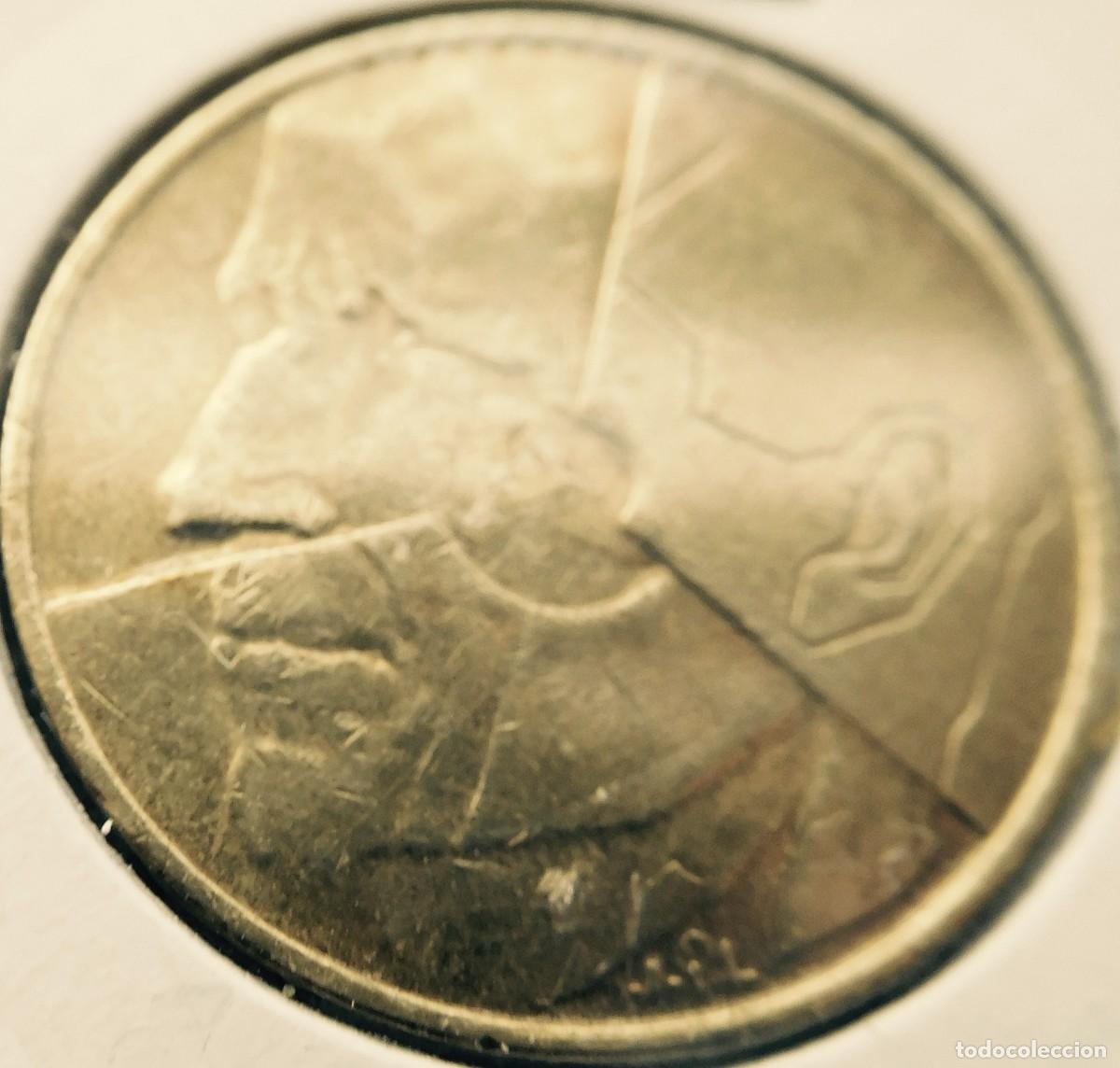 Monedas antiguas de Europa: Moneda de 5 Francos Belgas, de Balduino , 1987, bronce - Foto 2