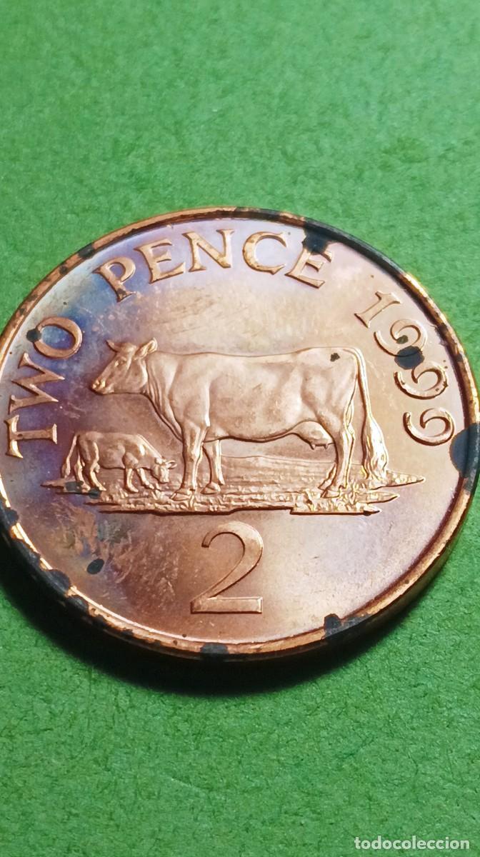 Monedas antiguas de Europa: GUERNSEY - 2 PENCE 1999 VACA KM96 - MANCHAS