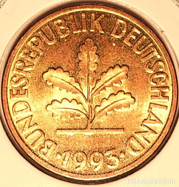 Monete antiche di Europa: ALEMANIA (1990-2001) - 10 PFENNIG 1993 D - A - 3 GR. ACERO LATONADO - DIAMETRO 21,50 mm - KM#108