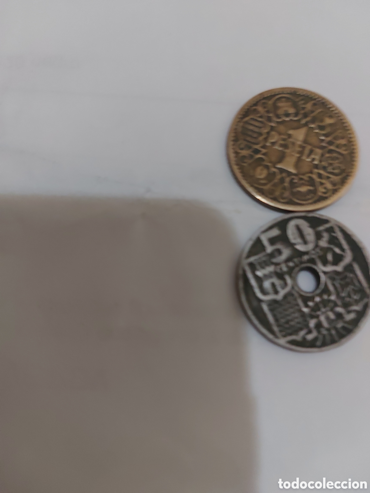 Monedas antiguas de Europa: 2 monedas de Espa&ntilde;a a - Foto 1