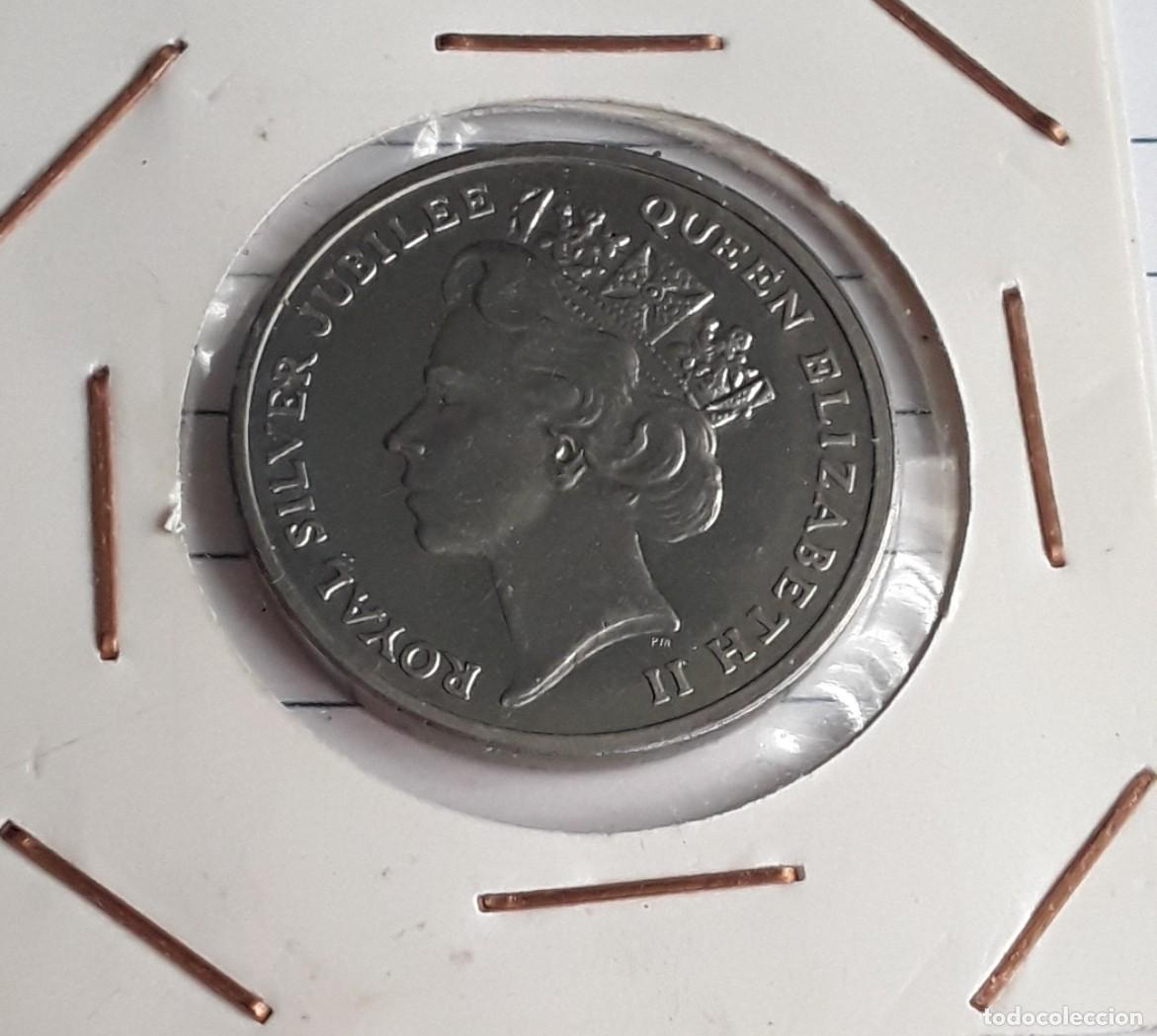 Moedas antigas da Europa: Moneda conmemorativa de 1977 - Silver Jubilee de la Reina Isabel II, Pobjoy Mint