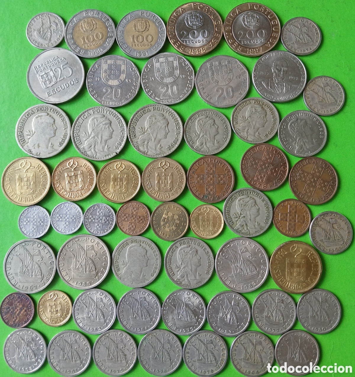 Monedas antiguas de Europa: Portugal lote 55 monedas/ diferentes fechas.