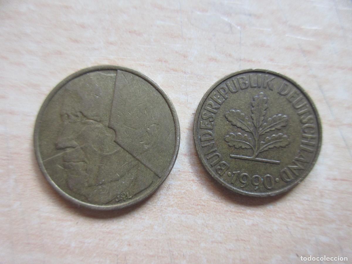 Monedas antiguas de Europa: 2 monedas diferentes variadas