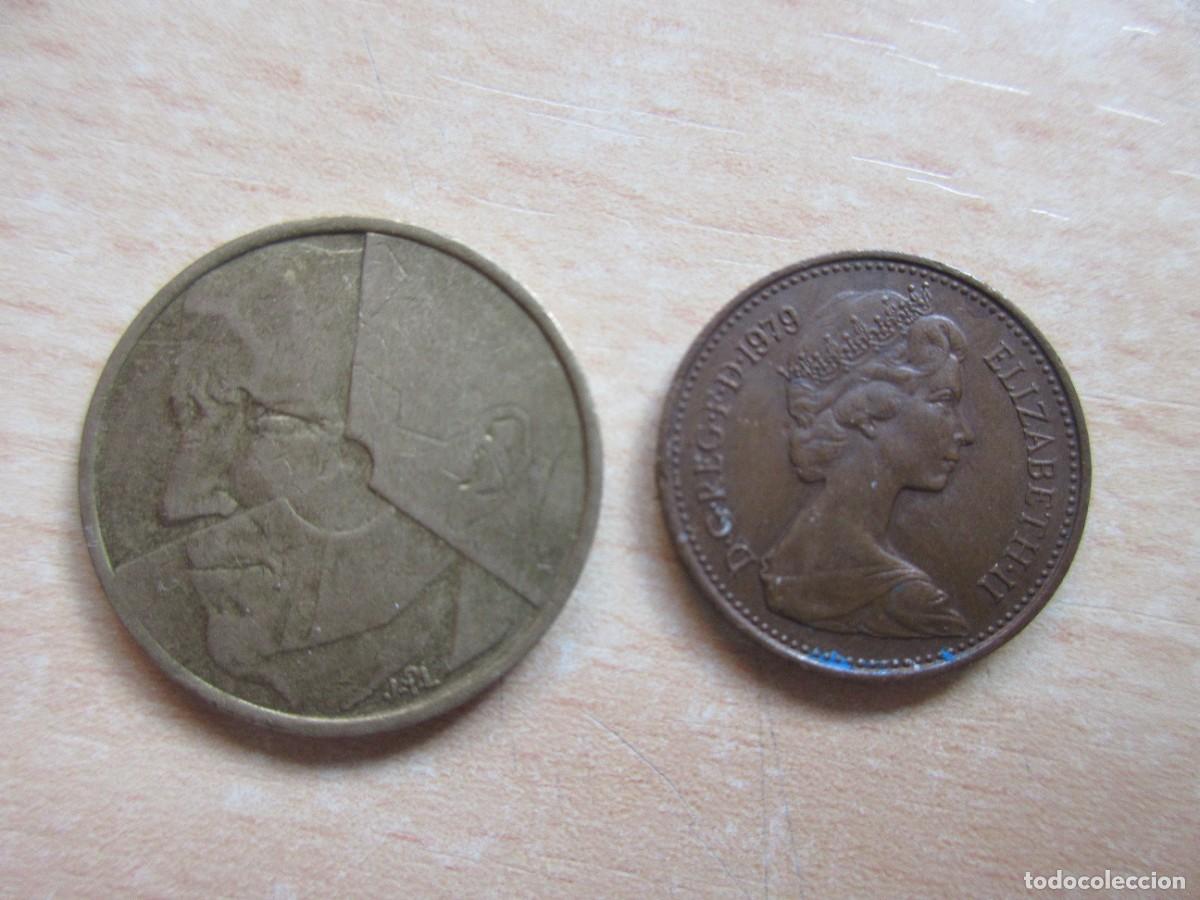 Monedas antiguas de Europa: 2 monedas diferentes variadas