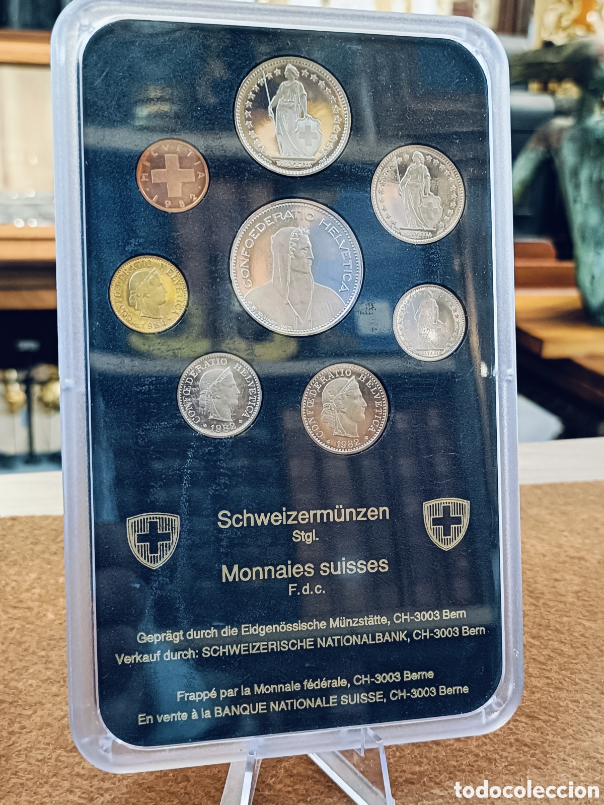 Monedas antiguas de Europa: SET PROOF . SUIZA A&Ntilde;O 1982.8 VALORES . EXPUESTAS EN METACRILATO