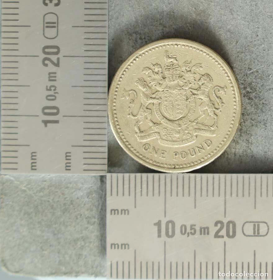 Monedas antiguas de Europa: Moneda. 1 Pound - Reino Unido - Escudo de Armas Real - Canto Estriado 1983
