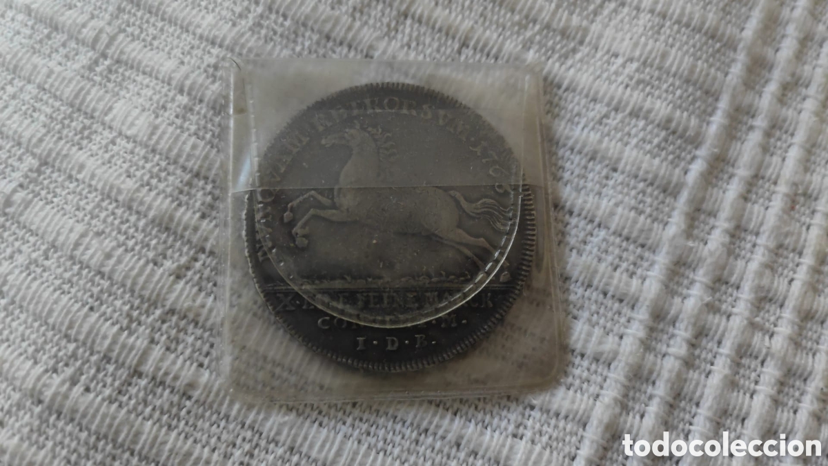 Monedas antiguas de Europa: Vintage Carlos III Spanish Coin / Medal &ndash; Historical Collectible