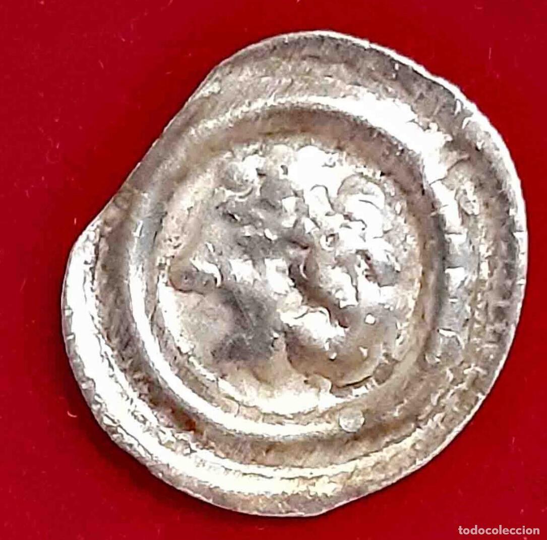 Monedas antiguas de Europa: DINERO BRACTEAT 1235-1270 HUNGRIA. BELA IV