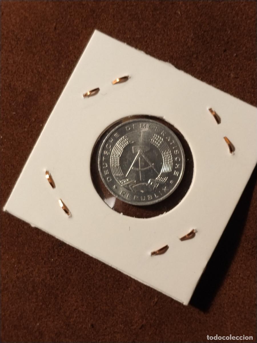 Monedas antiguas de Europa: RDA &ndash; 10 Pfennig 1983 &ndash; Alemania del Este &ndash; Emblema socialista